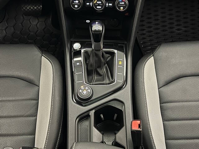 2024 Volkswagen Taos SEL 4Motion