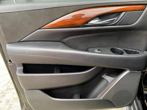 2018 Cadillac Escalade ESV Luxury