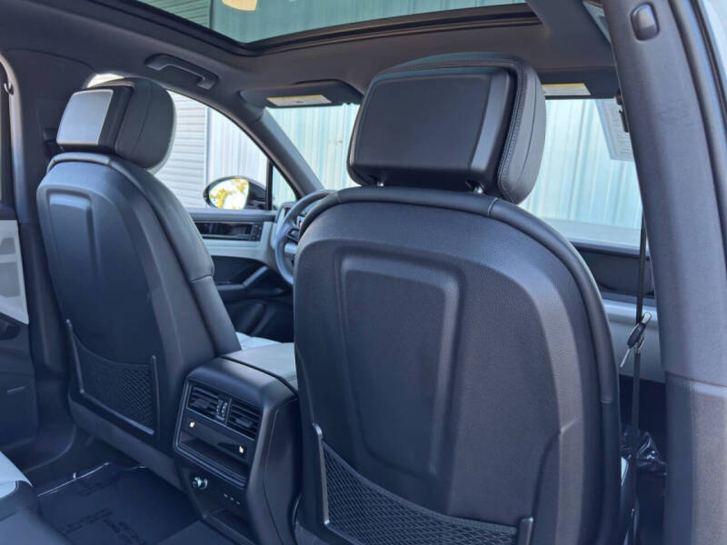 2024 Porsche Cayenne E-Hybrid