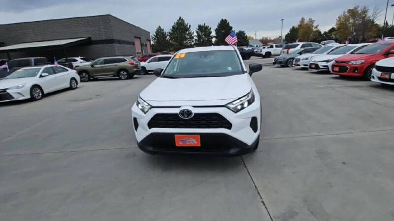 2024 Toyota RAV4 LE