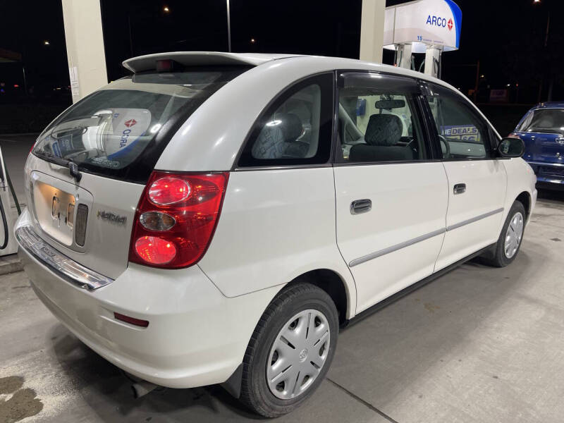 2000 Toyota Nadia
