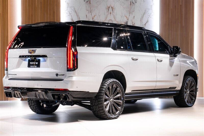 2025 Cadillac Escalade-V ESV