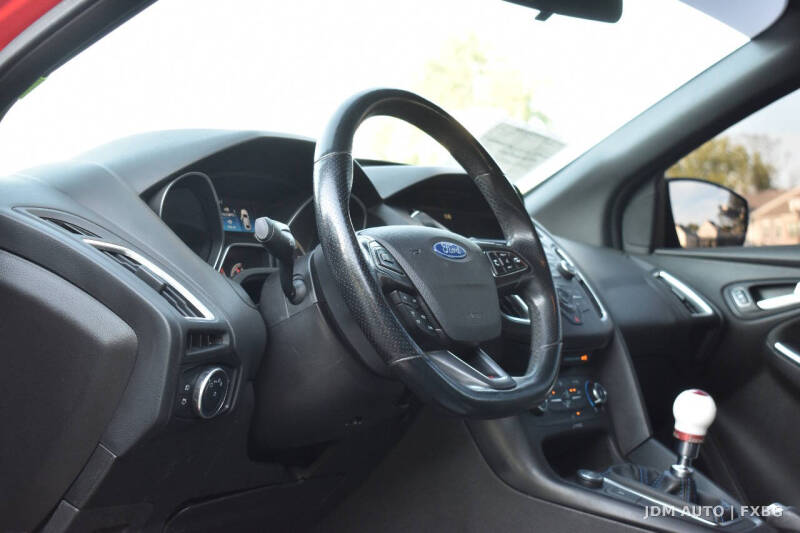 2017 Ford Focus ST