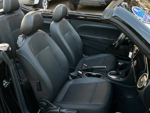 2013 Volkswagen Beetle Convertible 2.5L 50s Edition