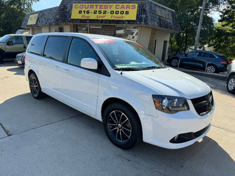 2019 Dodge Grand Caravan for sale at Courtesy Cars in Independence MO