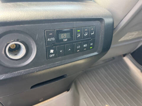 2011 Toyota Sequoia SR5