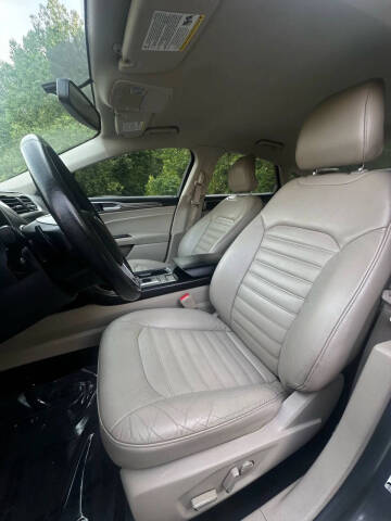 2017 Ford Fusion SE