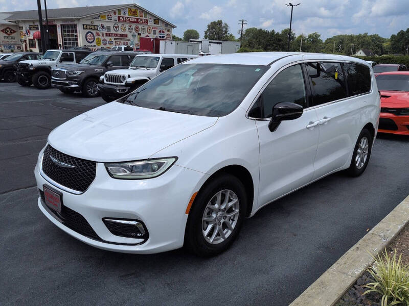 2025 Chrysler Pacifica Select