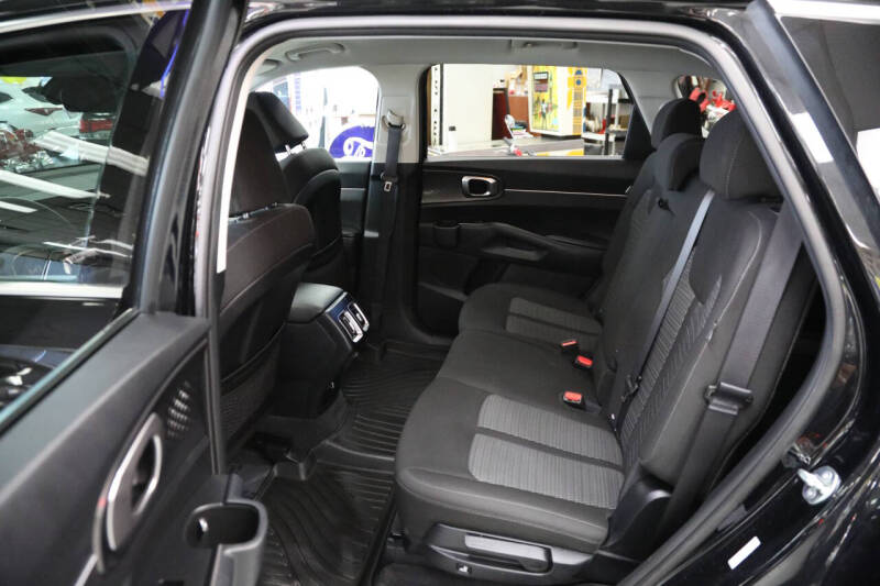 2025 Kia Sorento LX