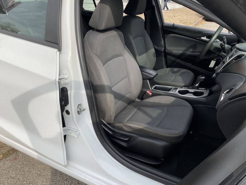 2018 Chevrolet Cruze LS Auto