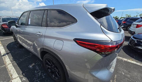 2023 Toyota Highlander LE