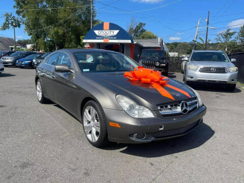 2009 Mercedes-Benz CLS for sale at OTOCITY in Totowa NJ