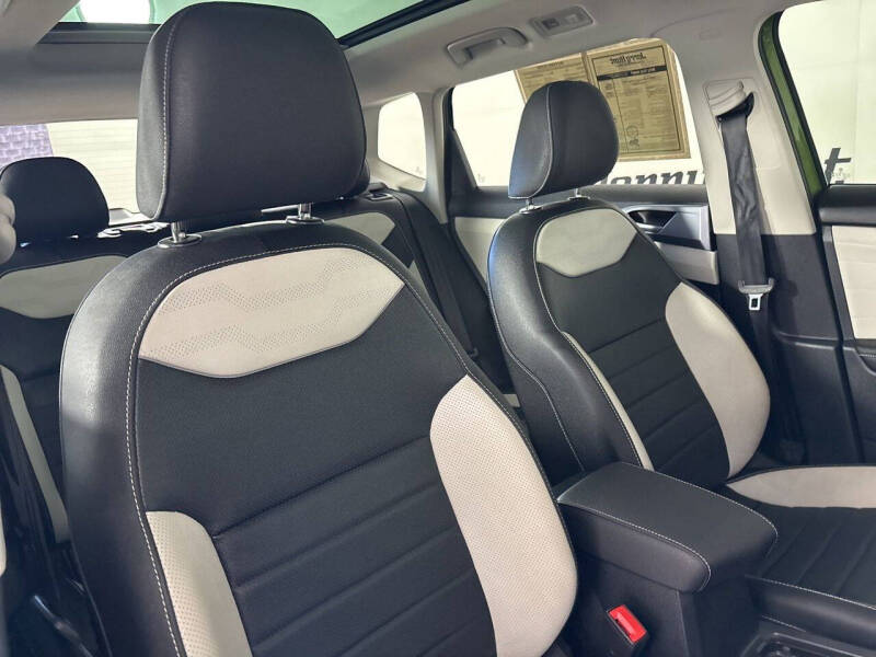 2025 Volkswagen Taos SEL 4Motion