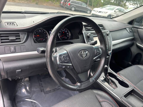 2017 Toyota Camry SE