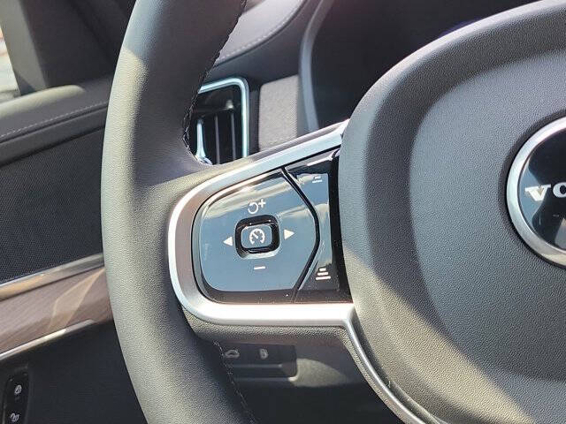 2026 Volvo XC90 T8 Core