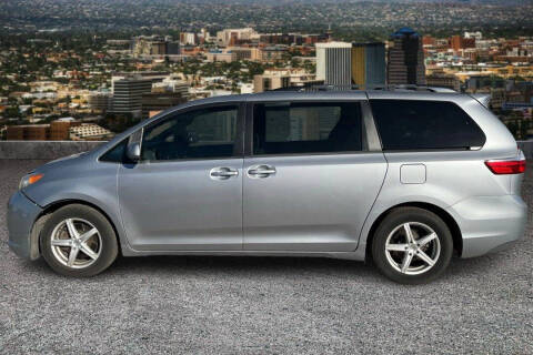 2017 Toyota Sienna LE 8-Passenger