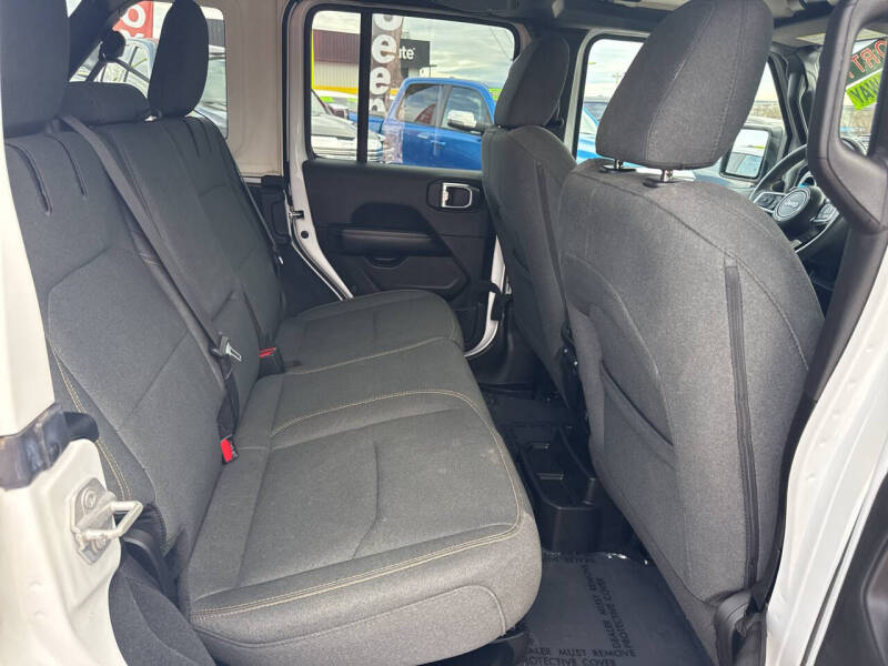 2024 Jeep Wrangler Sahara 4xe