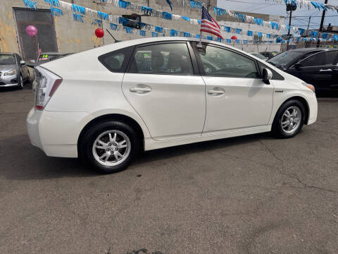 2010 Toyota Prius III