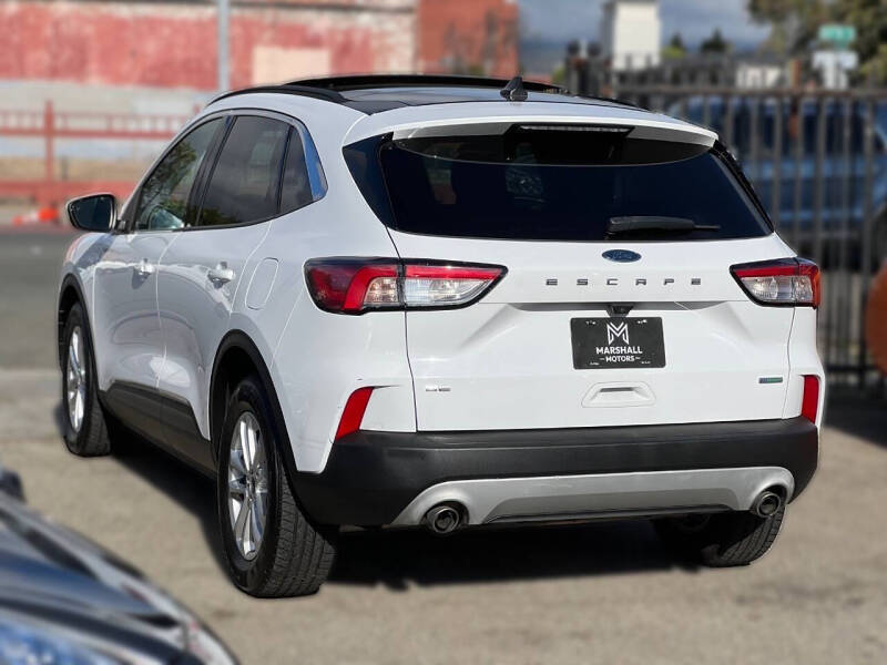2020 Ford Escape SE