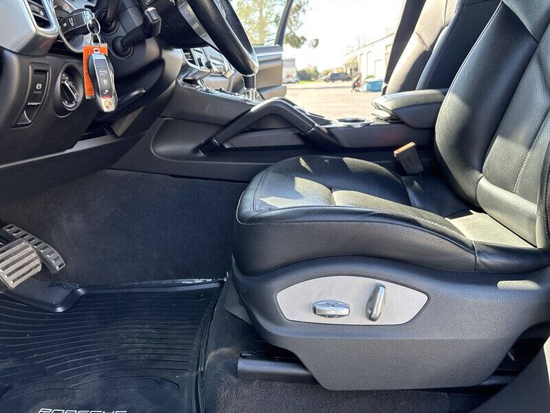 2017 Porsche Cayenne S E-Hybrid