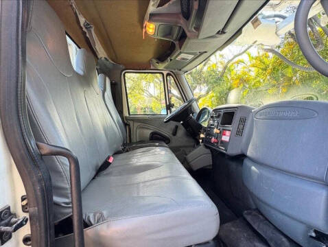 2007 International Derrick Digger