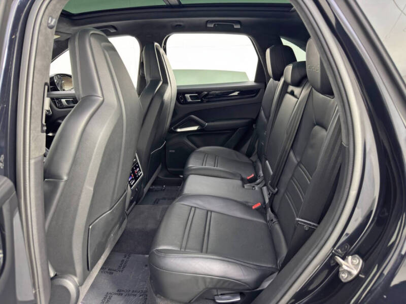 2021 Porsche Cayenne Turbo S E-Hybrid