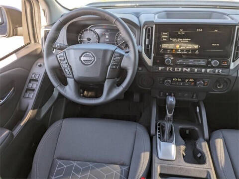 2025 Nissan Frontier SV
