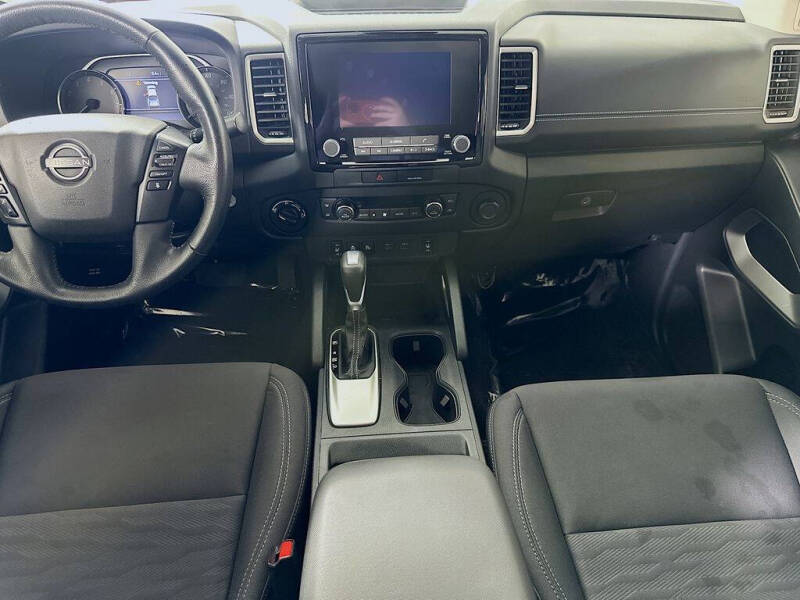 2022 Nissan Frontier SV