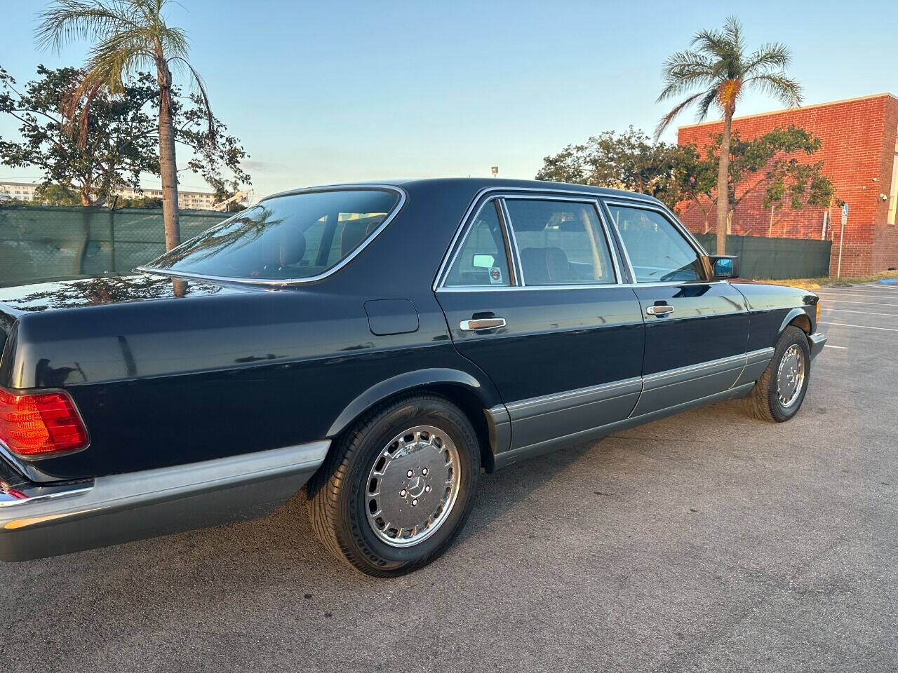 1988 Mercedes-Benz 420-Class  - $8,900