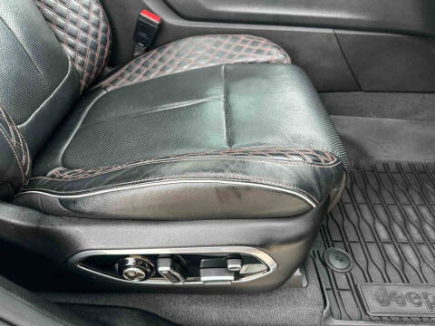 2022 Jeep Grand Cherokee Summit