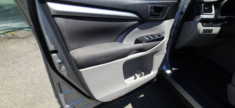 2017 Toyota Highlander LE Plus