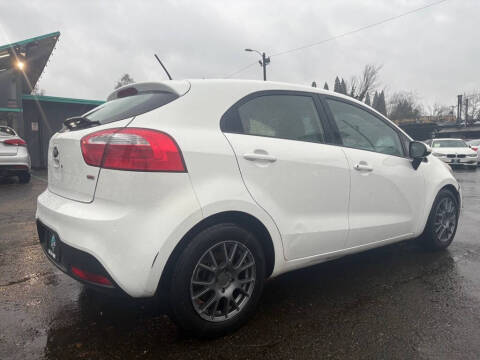 2014 Kia Rio 5-Door LX
