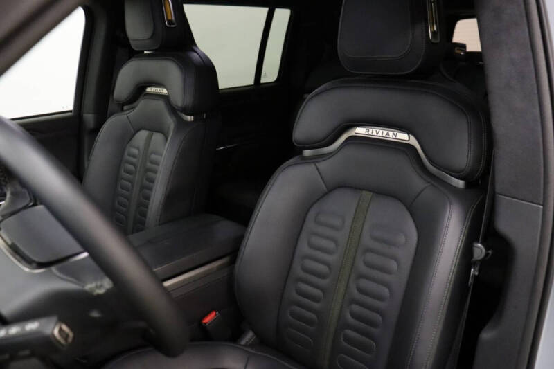 2023 Rivian R1S Adventure