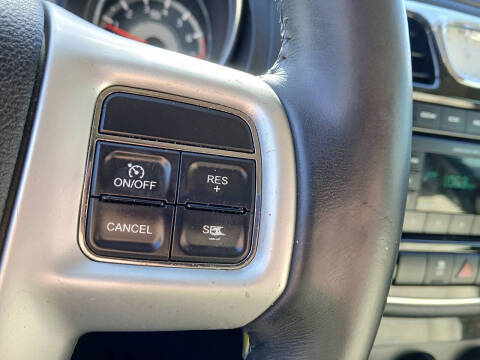 2013 Chrysler 200 Touring