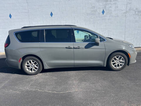 2022 Chrysler Pacifica for sale at Kerns Ford Lincoln in Celina OH