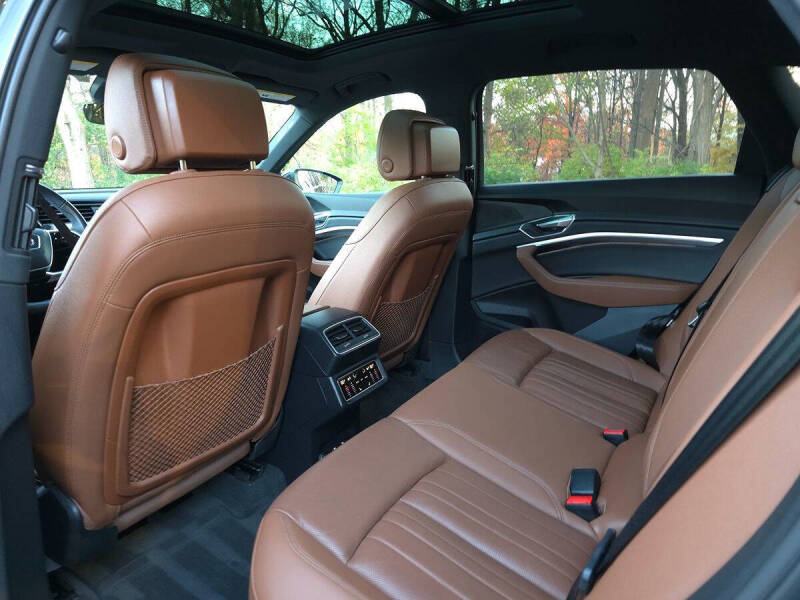 2024 Audi Q8 e-tron quattro Premium Plus