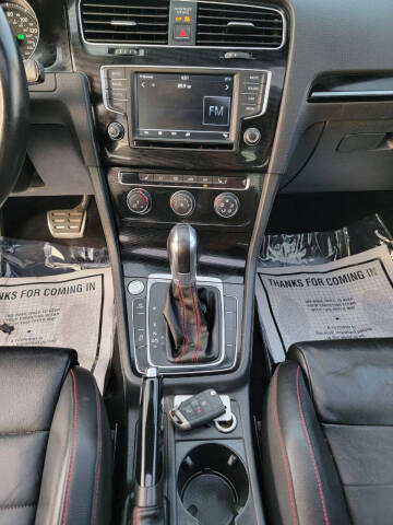 2017 Volkswagen Golf GTI SE