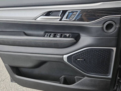 2025 Jeep Wagoneer L