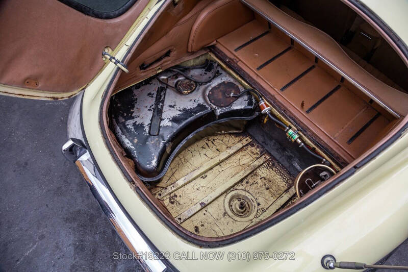 1970 Jaguar XKE 2+2