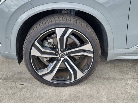 2025 Volvo XC90 B6 Ultra Bright Theme 7P