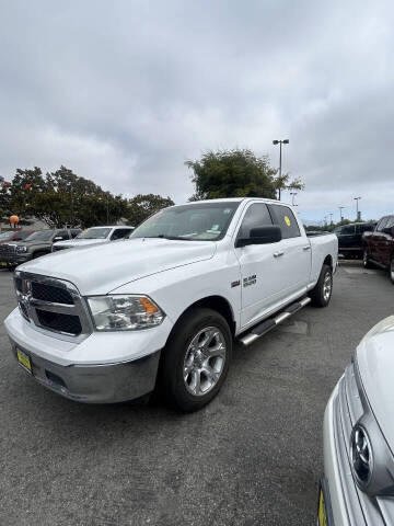 2018 Ram 1500 SLT Photo