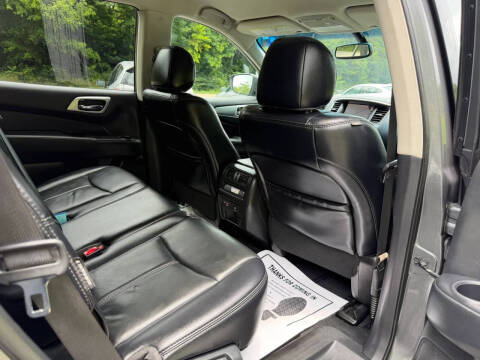 2020 Nissan Pathfinder SL