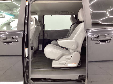 2015 Toyota Sienna LE 7-Passenger