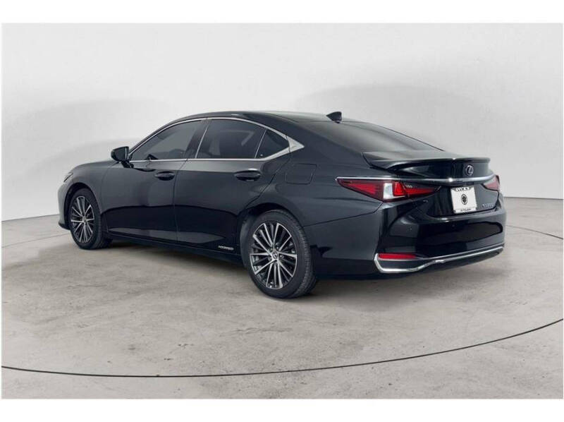 2022 Lexus ES 300h