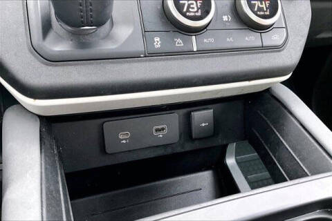 2022 Land Rover Defender 110 SE