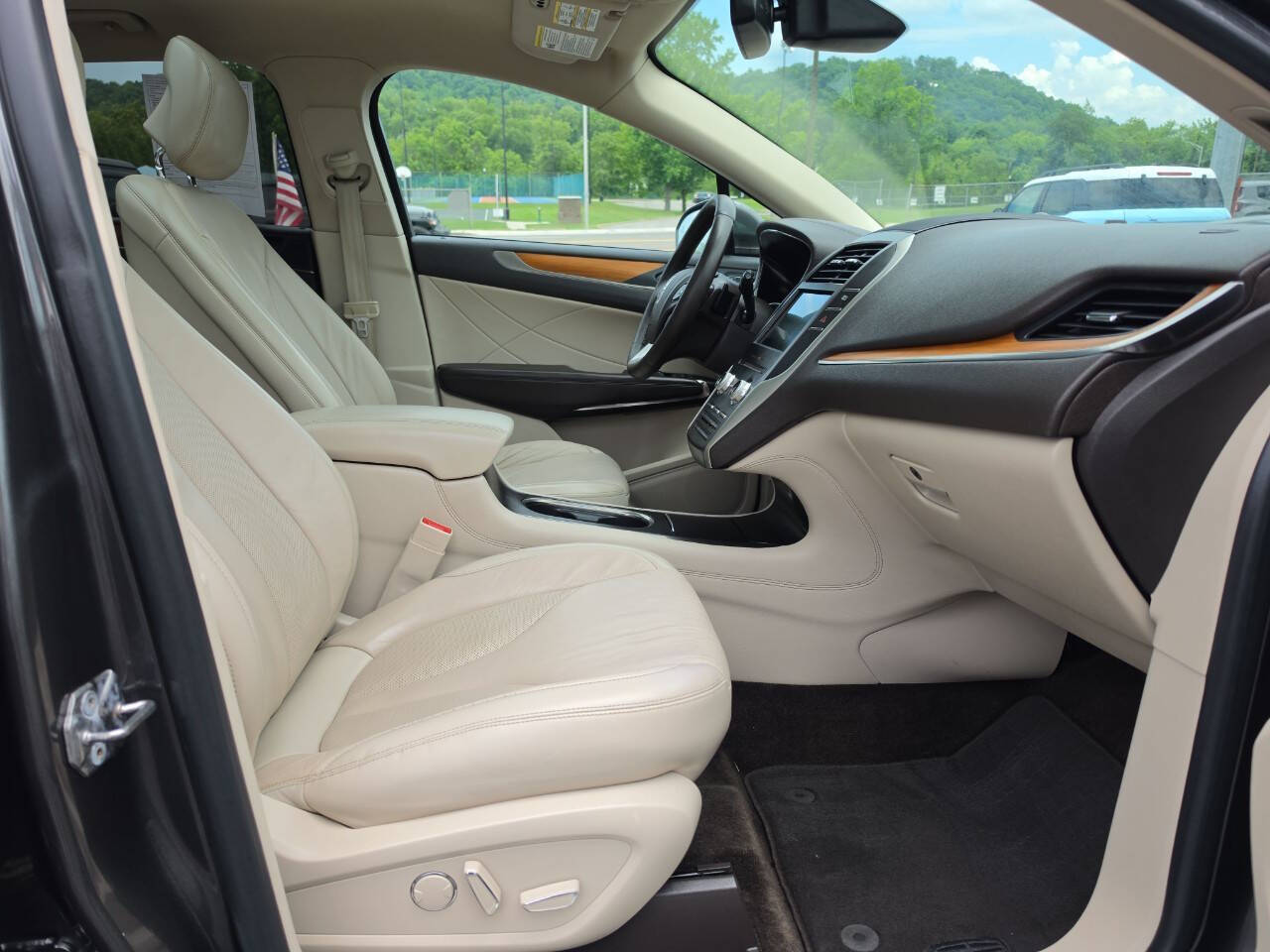 Gray 2017 Lincoln MKC Select AWD Select 4dr SUV 21