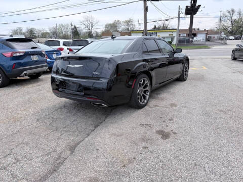 2017 Chrysler 300 S