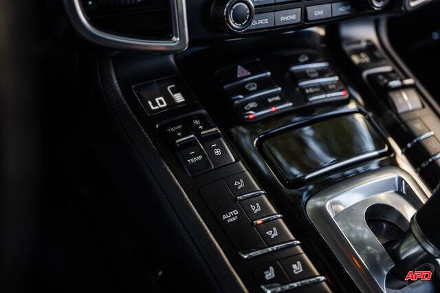 2018 Porsche Cayenne Platinum Edition