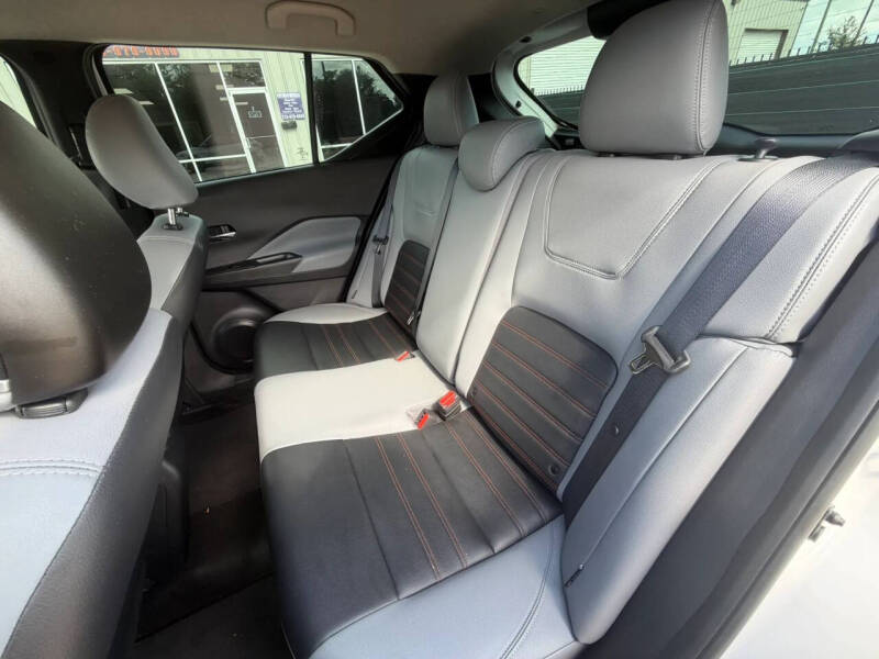 2023 Nissan Kicks SR