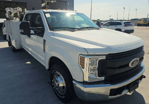 2019 Ford F-350 Super Duty for sale at KA Commercial Trucks, LLC in Dassel MN